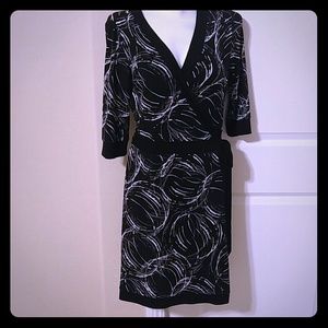 Alfani black and white wrap dress size medium